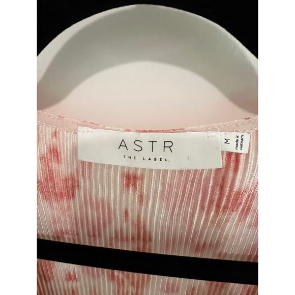 ASTR The Label Plisse pleated deep V-neck long sleeve bodysuit✨ - Picture 4 of 6